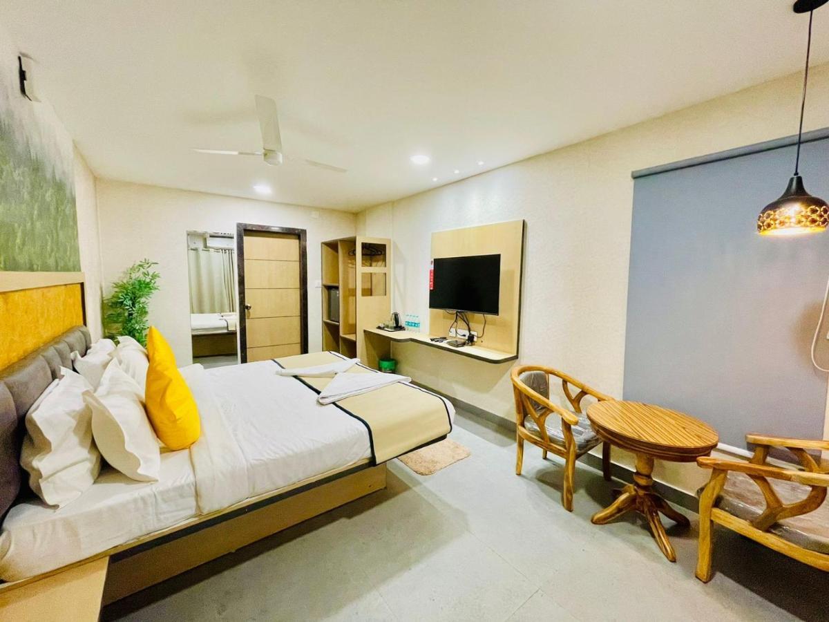 Hotel Lake View Airport Zone Hyderabad Exterior foto