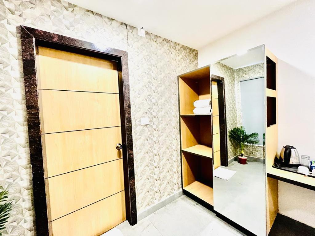 Hotel Lake View Airport Zone Hyderabad Exterior foto