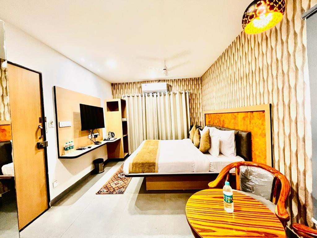 Hotel Lake View Airport Zone Hyderabad Exterior foto
