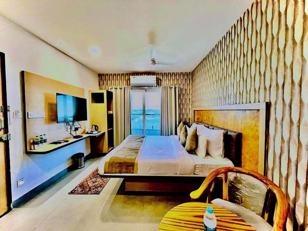 Hotel Lake View Airport Zone Hyderabad Exterior foto