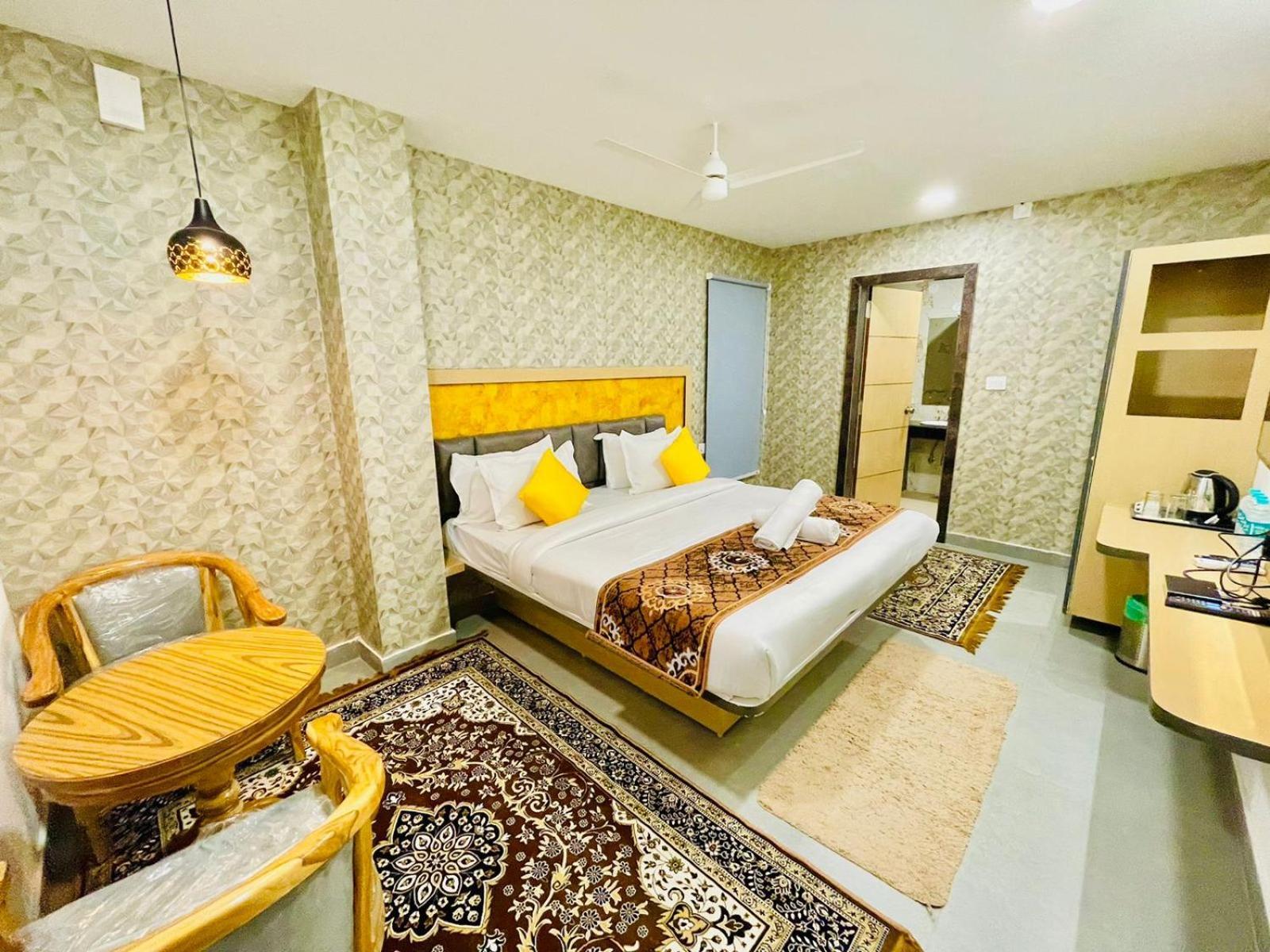 Hotel Lake View Airport Zone Hyderabad Exterior foto