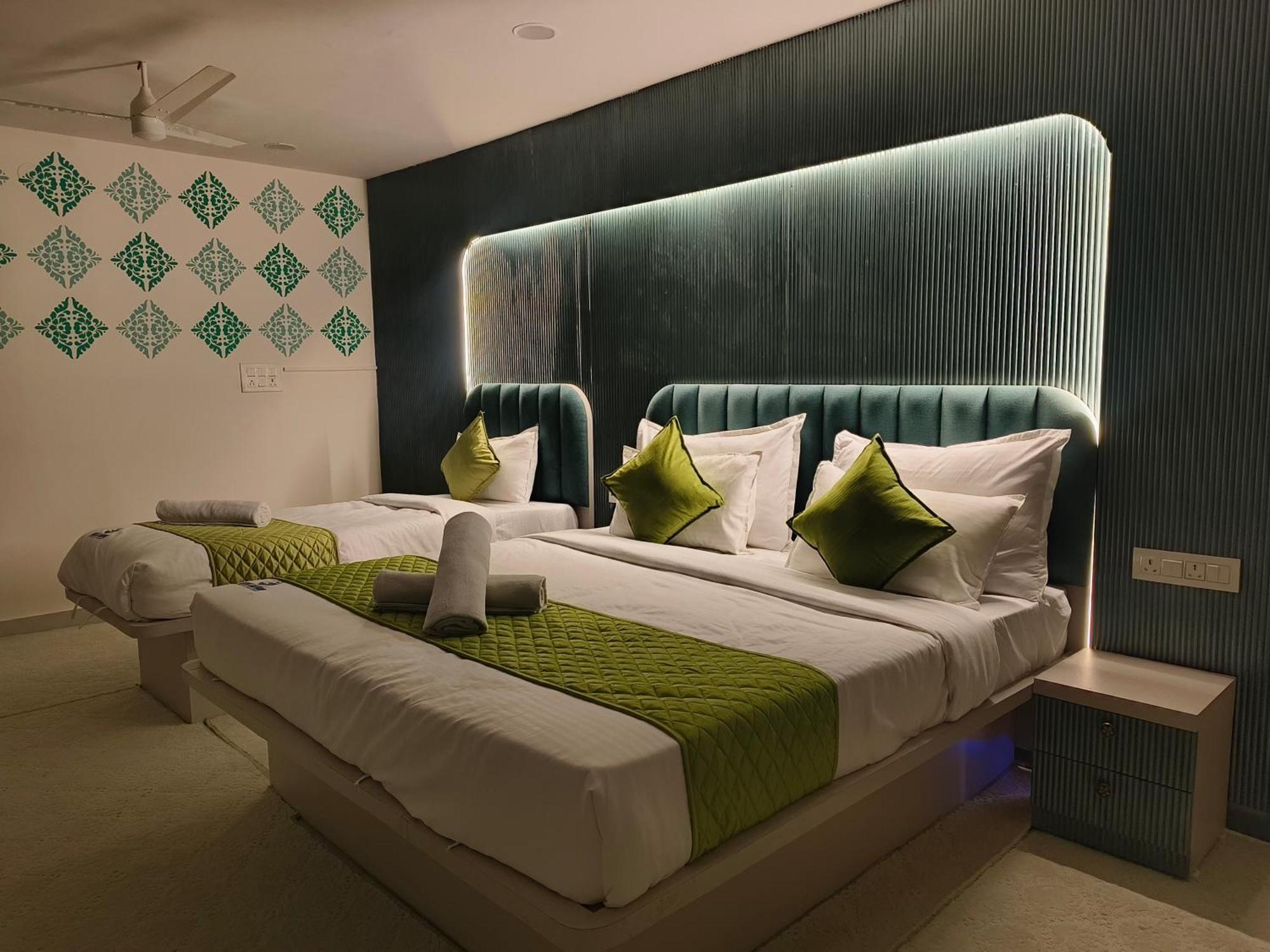 Hotel Lake View Airport Zone Hyderabad Exterior foto