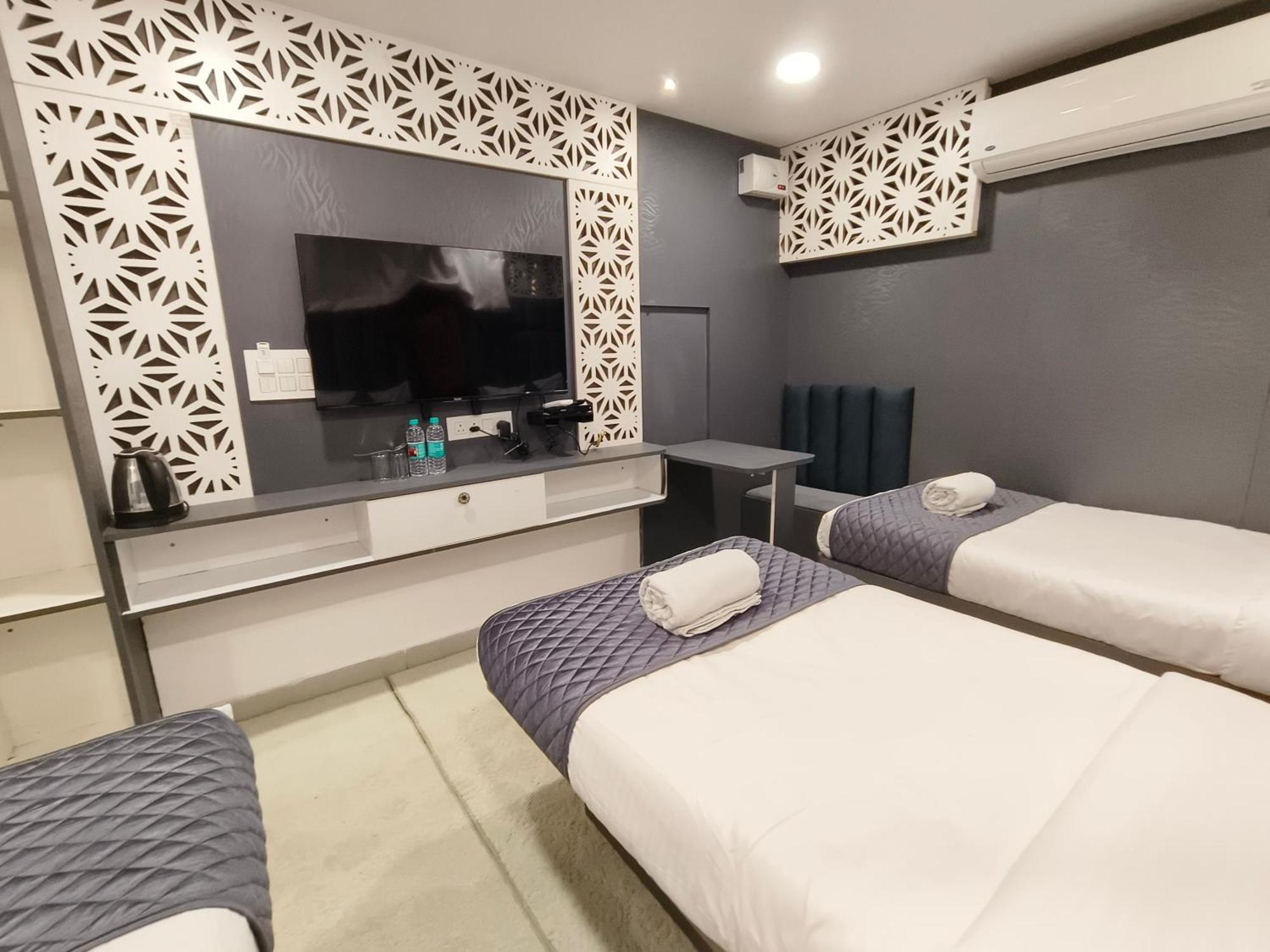 Hotel Lake View Airport Zone Hyderabad Exterior foto